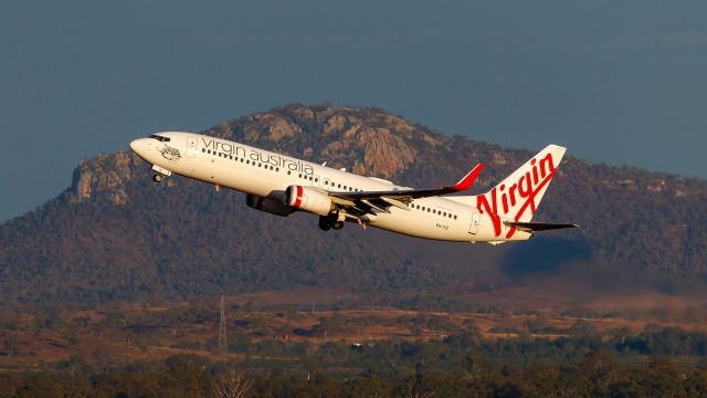 Boeing 737-800 (VH-YIZ)