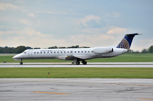 Embraer ERJ-145 (N16976)