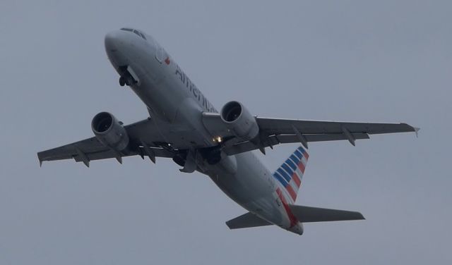 Airbus A321 (N119US)