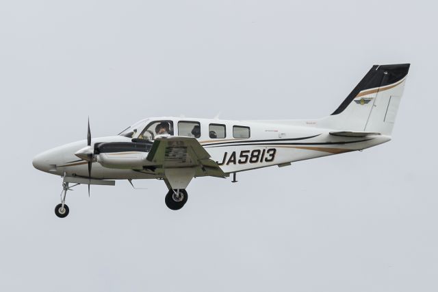 Cessna Skyhawk (JA5813)