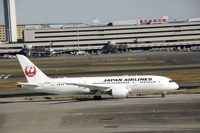 Boeing 787-8 (JA839J) - Taxing at Haneda Intl Airport on 2017/12/09