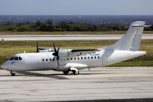 Aerospatiale ATR-42-300 (PJ-DAH)
