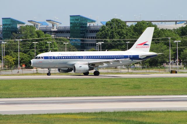 Airbus A319 (N745VJ)