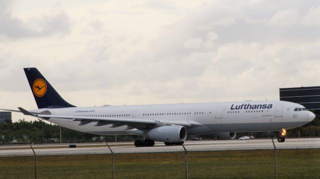 Airbus A330-300 (D-AIKR)