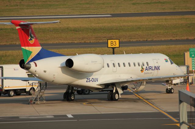 Embraer ERJ-135 (ZS-OUV)