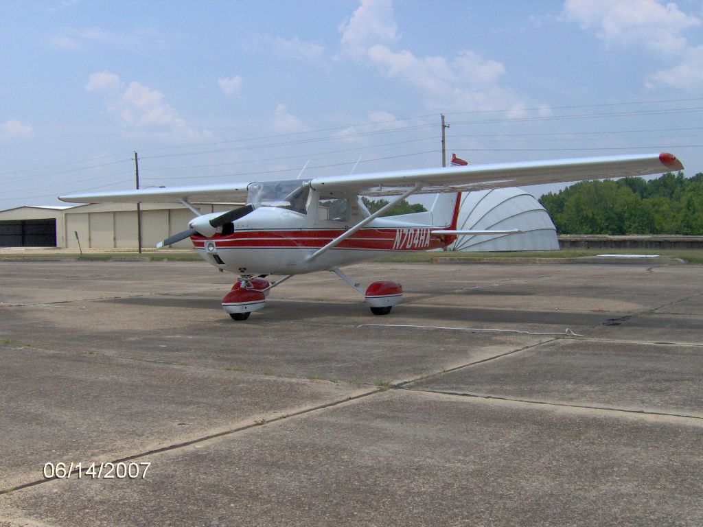 Cessna Skyhawk (N704HA) - 1976 Cessna C-150M