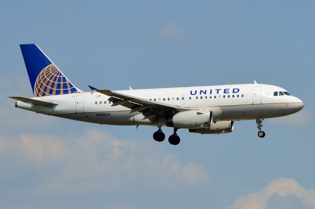 Airbus A319 (N848UA) - United N848UA A319 Arriving KDFW 07/28/2013