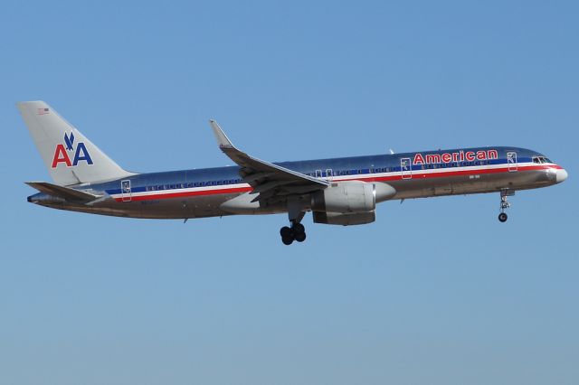 Boeing 757-200 (N655AA)