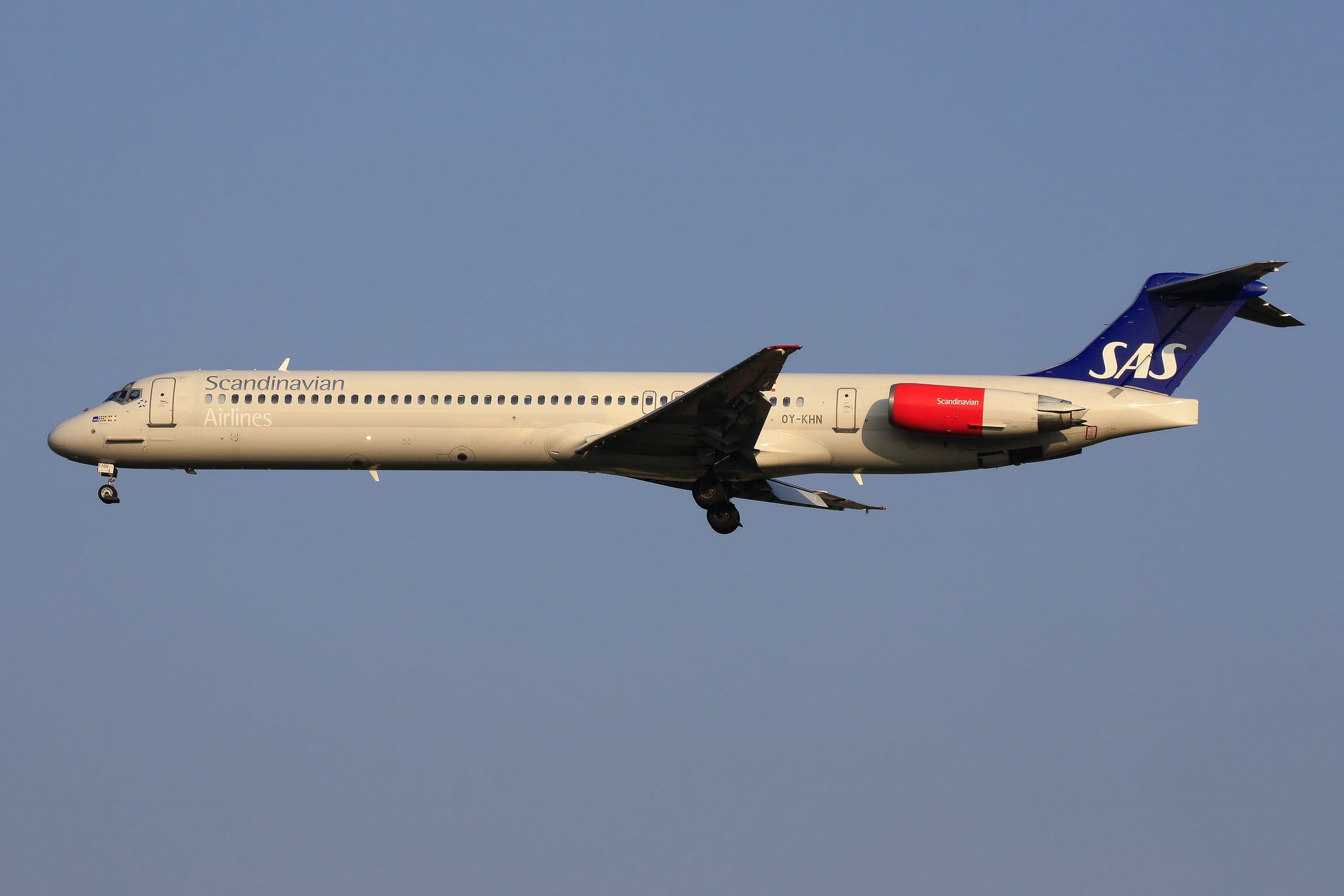 McDonnell Douglas MD-82 (OY-KHN)