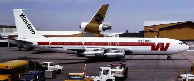 Boeing 707-100 (N1502W) - 1979