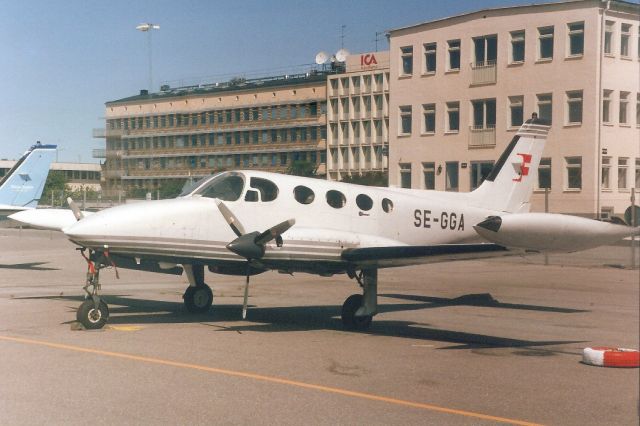 Cessna 340 (SE-GGA) - Seen here in Jun-92.br /br /Registration cancelled 9-Oct-98 on export to Norway.