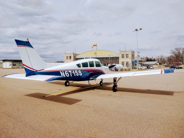 Beechcraft Sierra (N6715S)