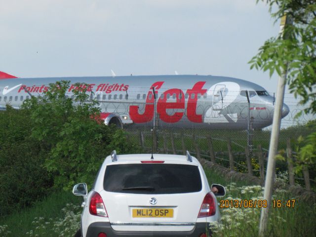 BOEING 737-300 (G-CELD)