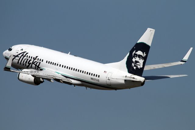 Boeing 737-700 (N627AS)