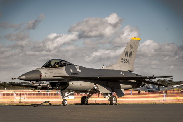 N90524 — - F-16C on the apron at Australian International Airshow 2013