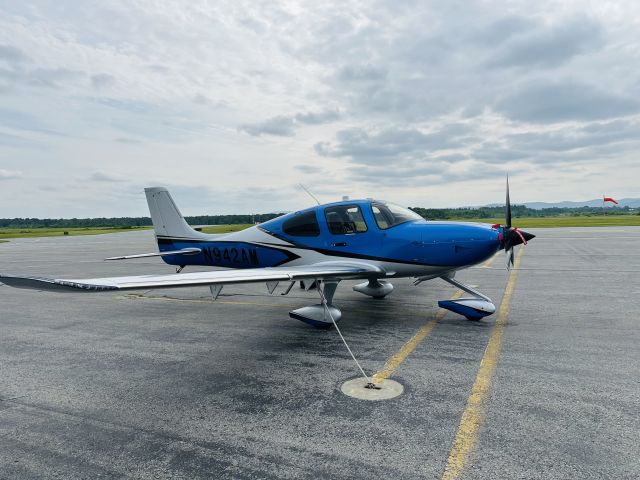 Cirrus SR-22 (N942AM)