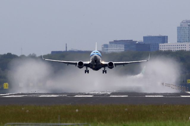 Boeing 737-700 (PH-BGT)