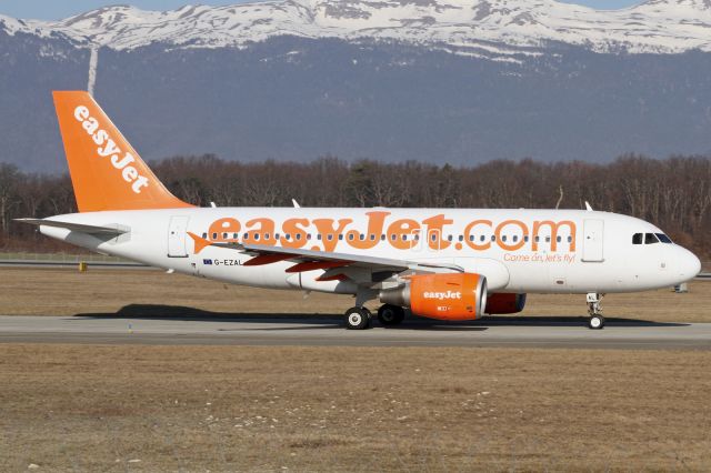 Airbus A319 (G-EZAL)