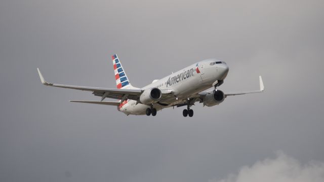 Boeing 737-800 (N902AN)