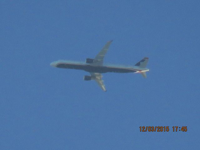 Airbus A321 (N152UW)