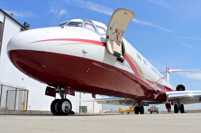 McDonnell Douglas MD-87 —