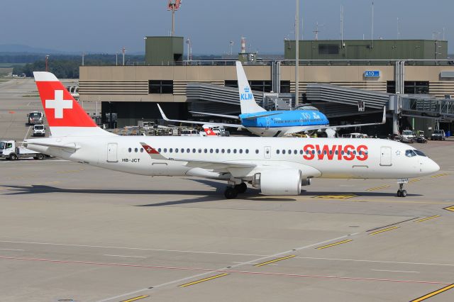 Airbus A220-300 (HB-JCT)
