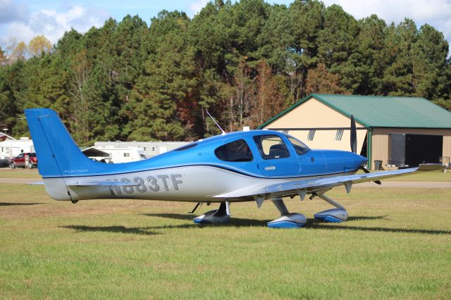 Cirrus SR-22 (N883TF) - At BQ1