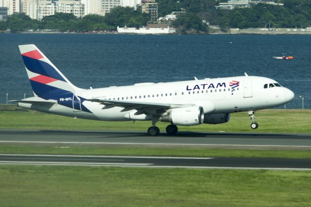 Airbus A319 (PR-MYL)