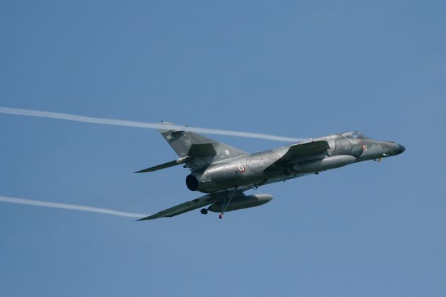 FNY31 — - French Naval Aviation Dassault Super Etendard M (SEM), La Ferté-Alais Airfield (LFFQ) Air Show (Le Temps Des Hélices)