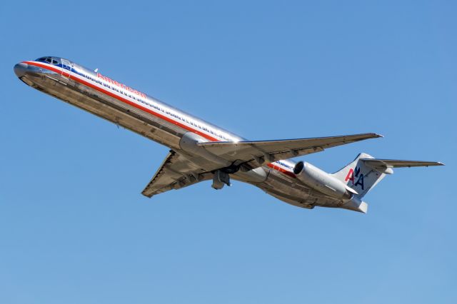 McDonnell Douglas MD-80 (N9681B)