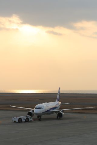 Airbus A320 (JA8400)