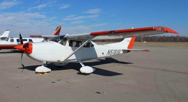 Cessna Skylane (N51816) - A Cessna 182T Skylane of Barr Air (Pipeline) Patrol on the ramp at Pryor Field Regional Airport, Decatur, AL - December 14, 2016.