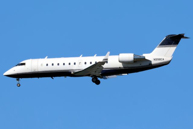 Canadair Regional Jet CRJ-200 (N998CA)