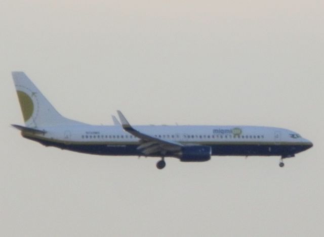 Boeing 737-800 (N732MA)