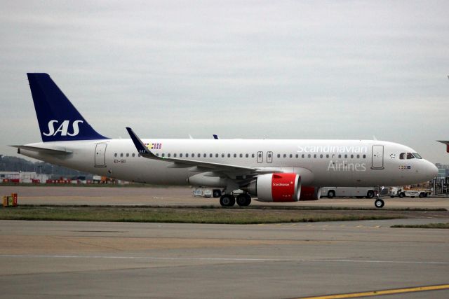 Airbus A320neo (EI-SII) - Taxiing to Terminal 2 on 28-Dec-18 operating flight SAS803 from ENGM.