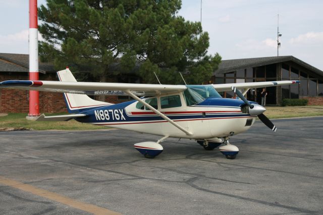 Cessna Skylane (N8876X)