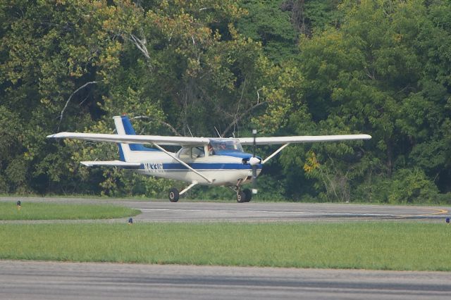 Cessna Skyhawk (N4331R)