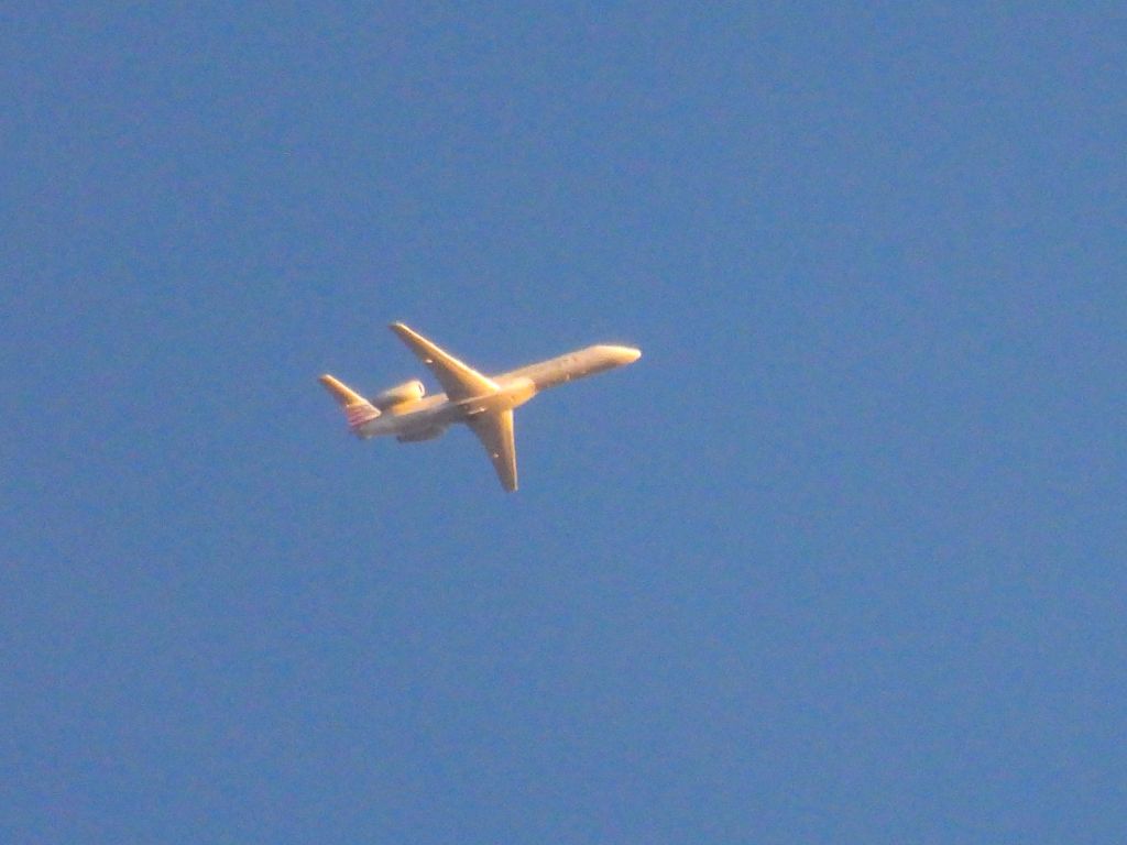 Embraer ERJ-135 (N825AE)