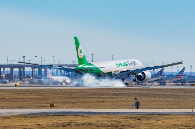 BOEING 777-200LR (B-16788) - EVA Air 777-200LR landing at DFW on 12/25/22. Taken with a Canon R7 and Tamron 70-200 G2 lens.