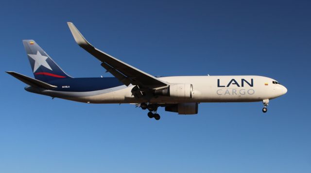 BOEING 767-300 (N418LA) - A LAN Cargo Boeing 767-316F(ER) on final to Runway 18L at Carl T. Jones Field, Huntsville International Airport, AL - December 2, 2018. This is LAB Cargo's first flight into Huntsville, AL, originating in Bogota, Colombia. Shot from outside the airport perimeter fence near the ILS off 18L with the 18-55mm lens on a Canon T6.