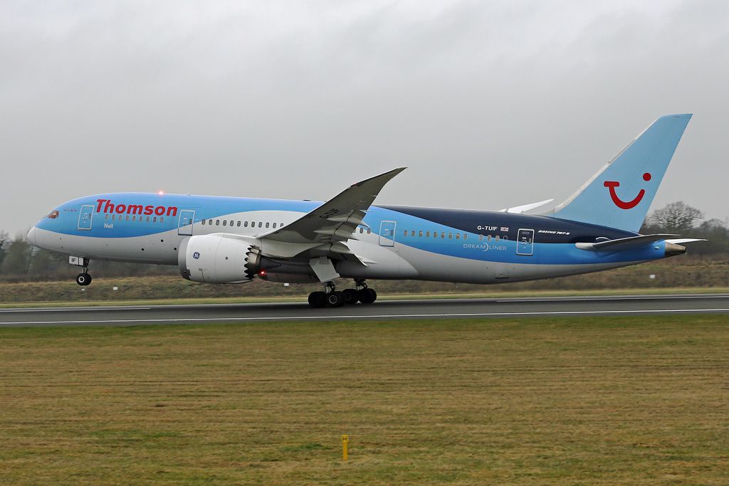 Boeing 787-8 (G-TUIF) - TOM174 using a lot of runway on the departure to Cancun