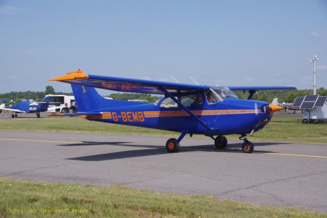 Cessna Skyhawk (G-BEMB)