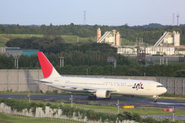 BOEING 767-300 (JA609J)