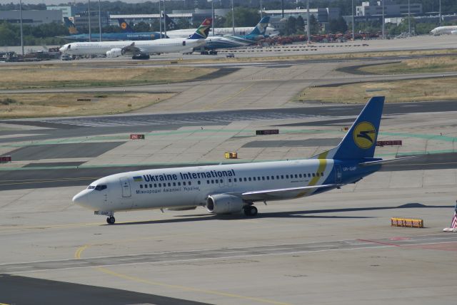 BOEING 737-400 (UR-GAP) - Ukraine Int. Airl. B737-429 cn27094