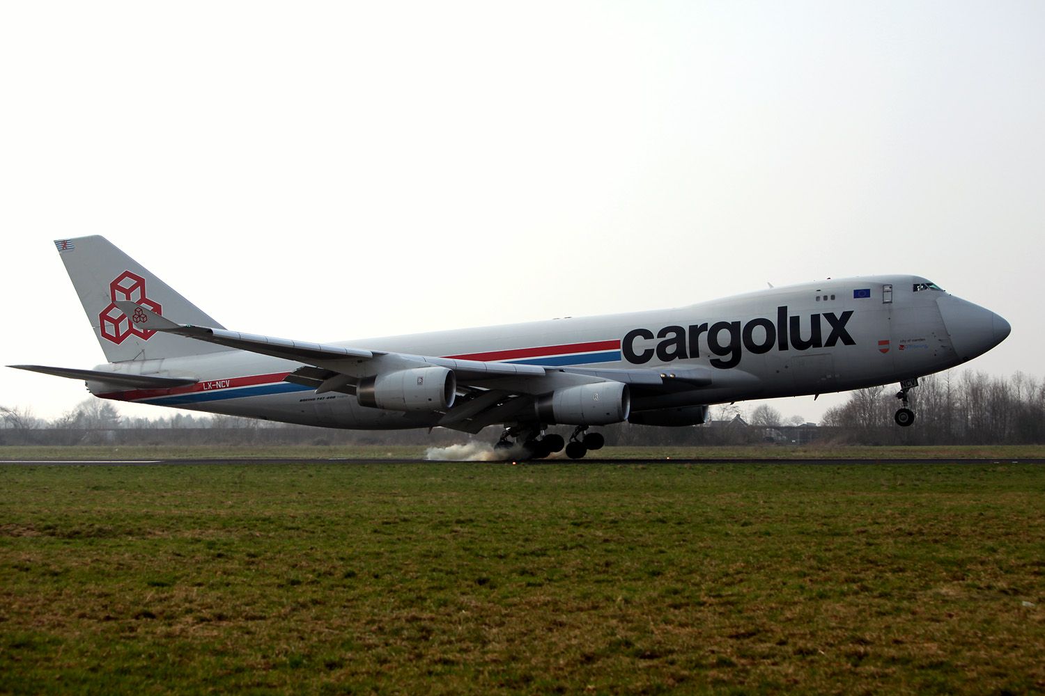 Boeing 747-400 (LX-NCV)