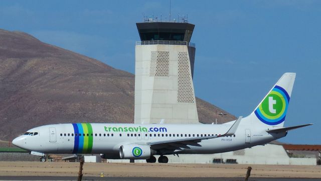 Boeing 737-700 (PH-HSA) - Boeing 737 NG PH-HSA Transavia “Torre de Control” LPA/GCFV Spotting