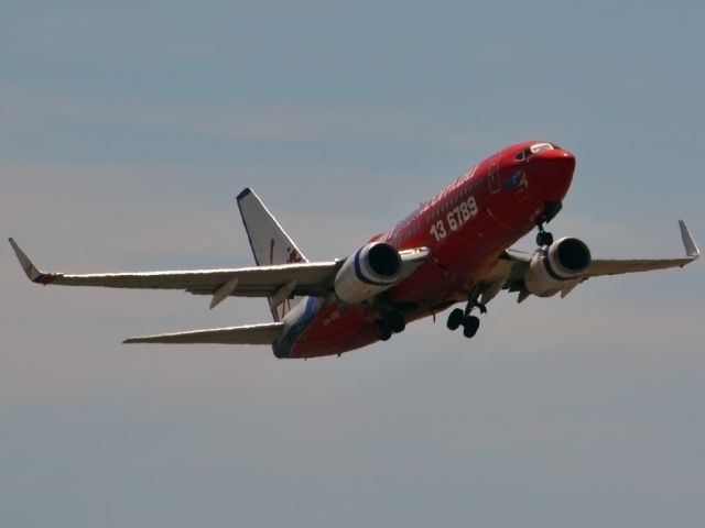 Boeing 737-700 (VH-VBY) - Getting airborne off runway 23. Wednesday 4th January 2012.