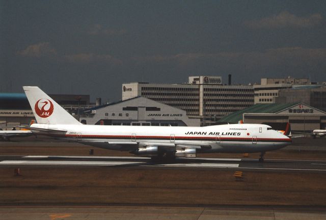 BOEING 747-100 (JA8121) - Departure at Tokyo-Haneda Intl Airport Rwy04 on 1988/04/09