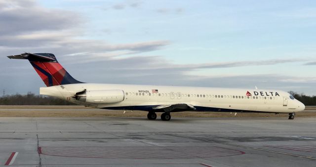 McDonnell Douglas MD-88 (N956DL)