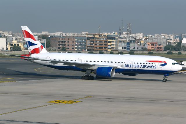 BOEING 767-200 (G-YMMK) - Taxiing in at IGIA T-3 as BA257 from LHR on a hot October morning.